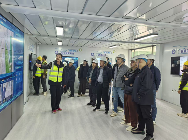 公司組織開展2024年智能建造與新型建筑工業(yè)化協(xié)同發(fā)展暨文明智慧工地現(xiàn)場觀摩活動