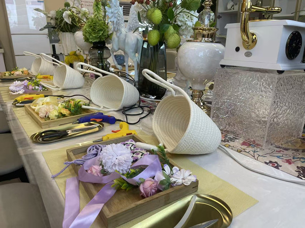 以匠心定格家的溫暖，用陪伴傳遞生活浪漫  ——有色·鉑金城開展銷售暖場活動